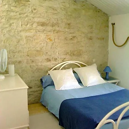 La Rosaliere Bed & Breakfast 3*