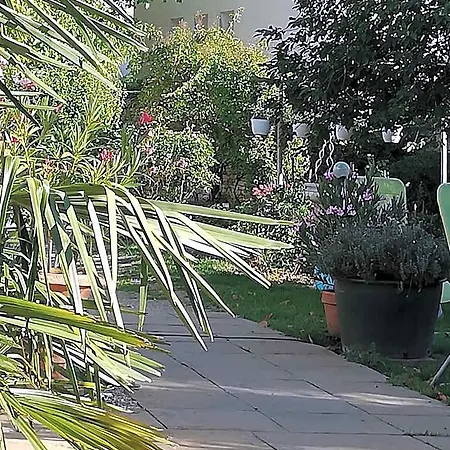 La Rosaliere Bed & Breakfast