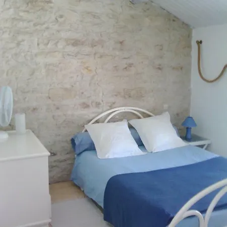Bed & Breakfast La Rosaliere 3*